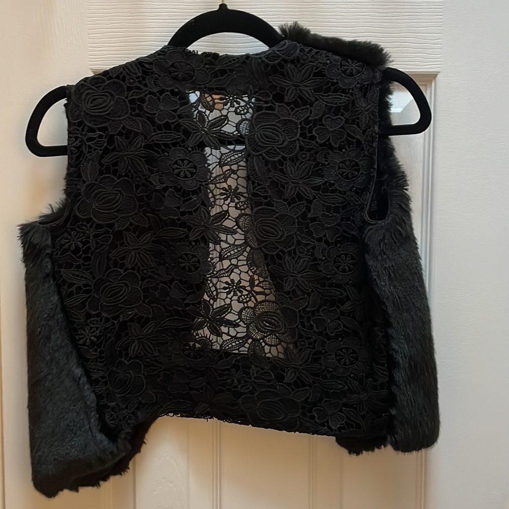 Fur vest - Picture 3 of 3